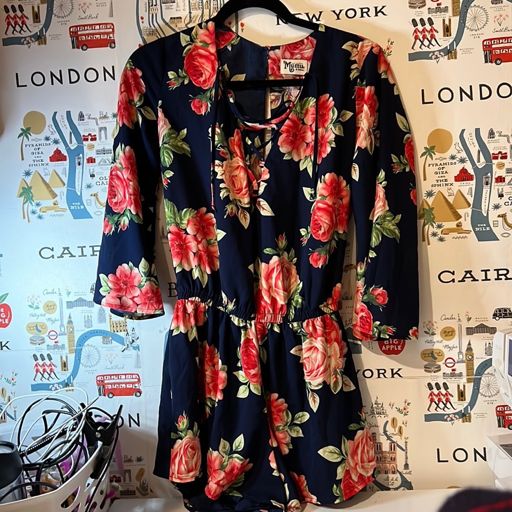Super cute romper/jumper floral size XS